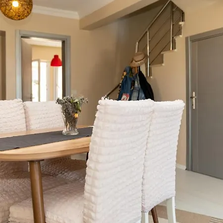 Βίλα Comfortable Duplex Near Beach And Colorful Attractions In Ayvalik